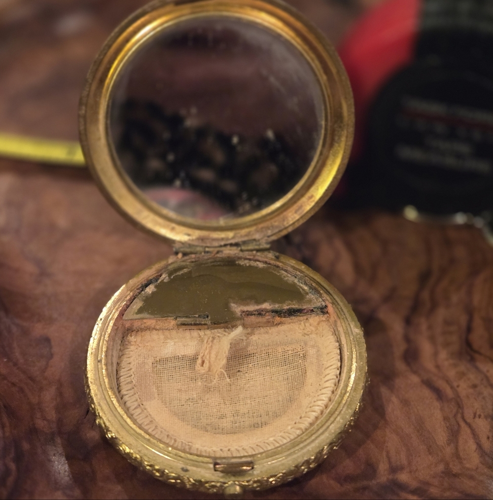 Vintage Brass Elgin Compact Mirror - Picture 5 of 7